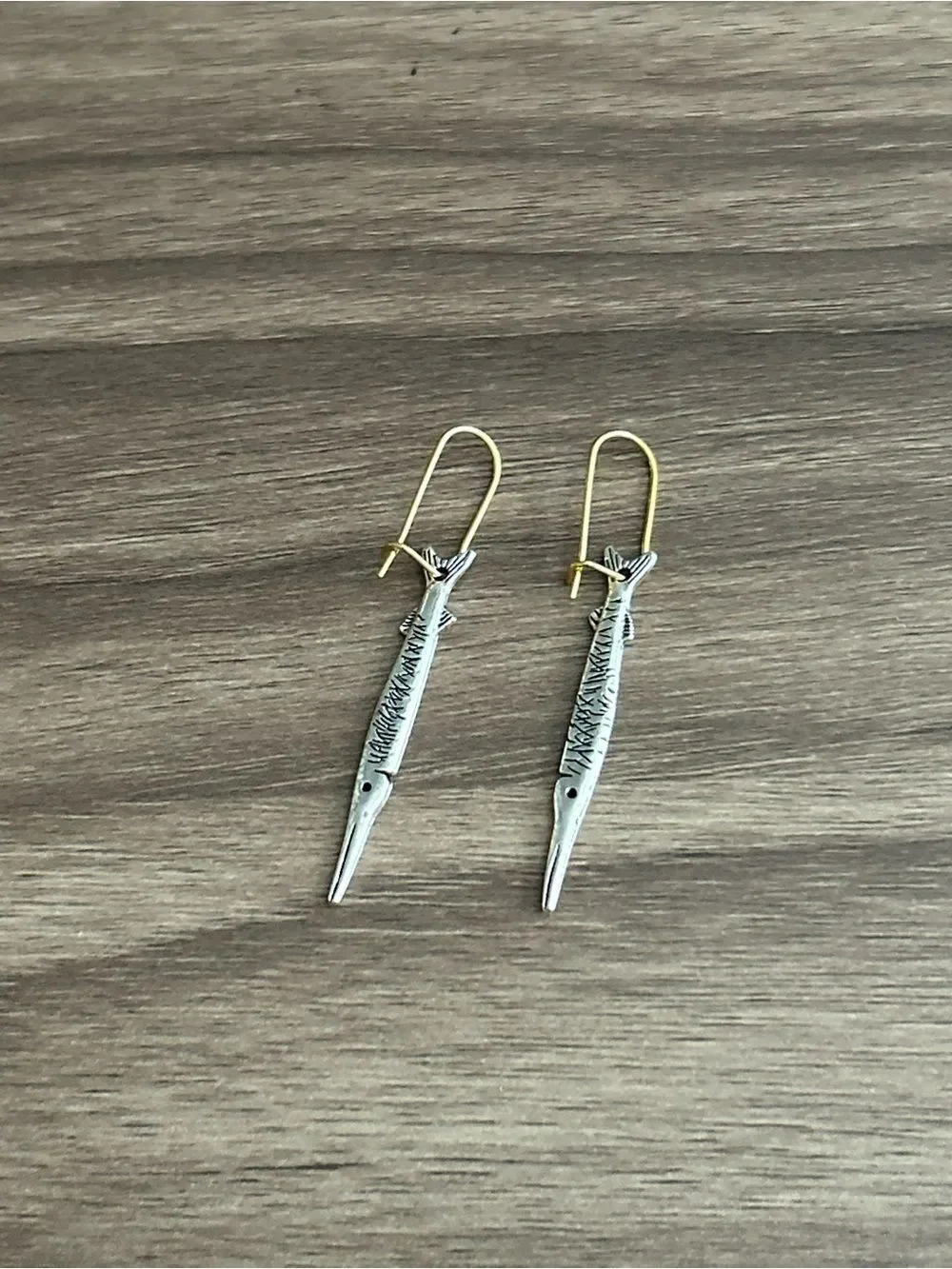 Fish Dangle Earrings Q1181